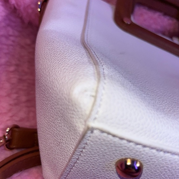 white purse with brown handle - Picture 9 of 9